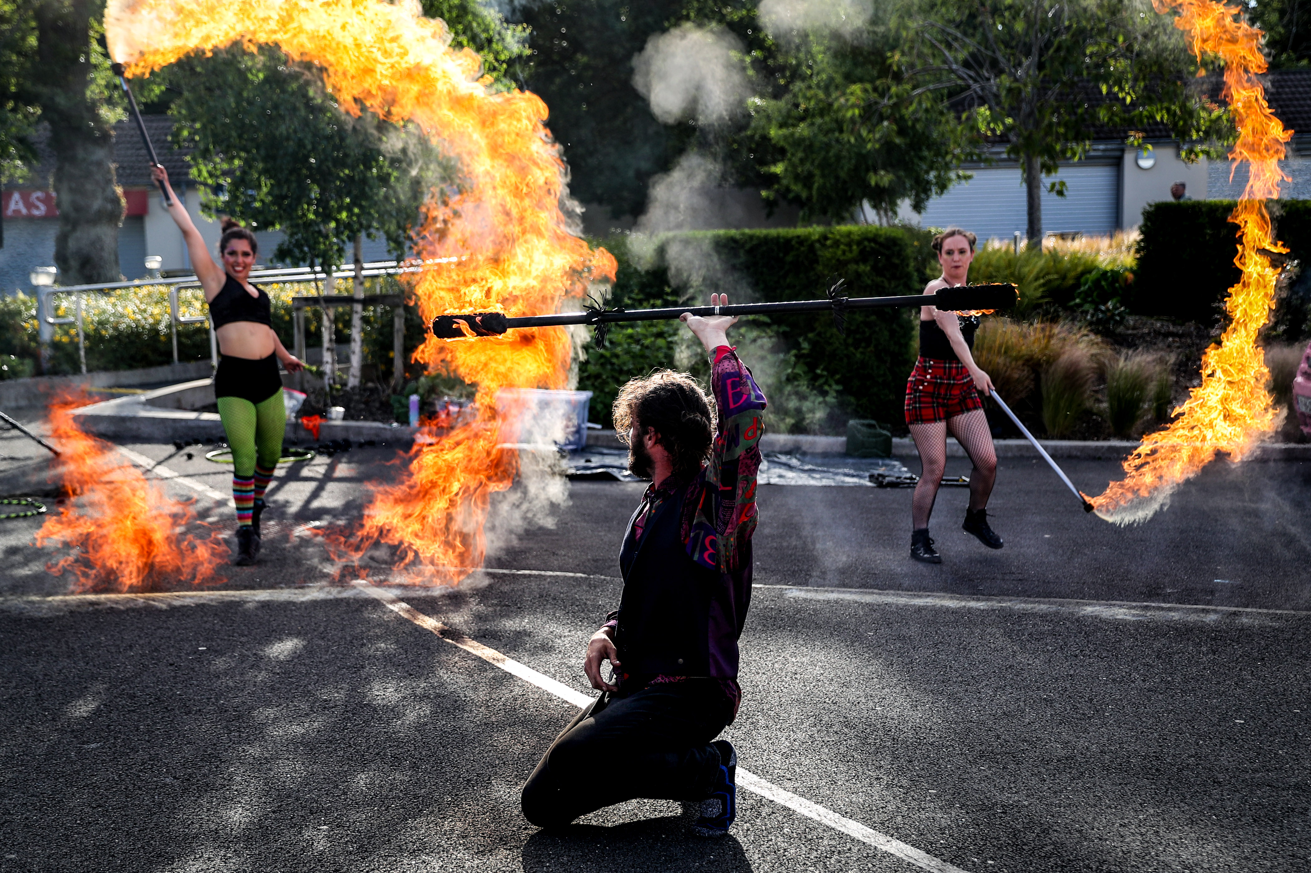 Street Performances & Games